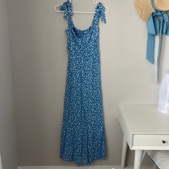 Reformation Dresses & Skirts - ⭐️Reformation dress blue floral